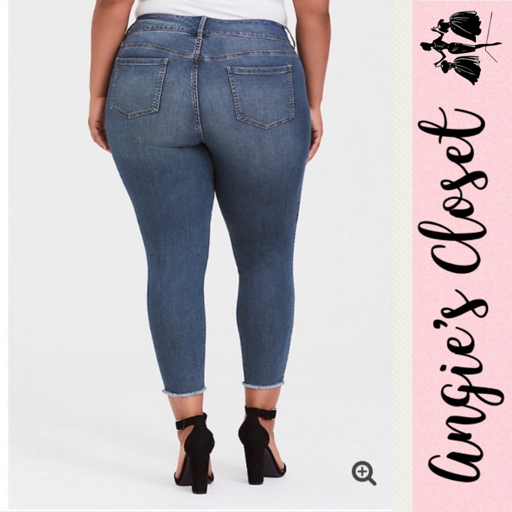 Torrid - Jegging - Frayed - Medium Wash - Picture 2 of 7